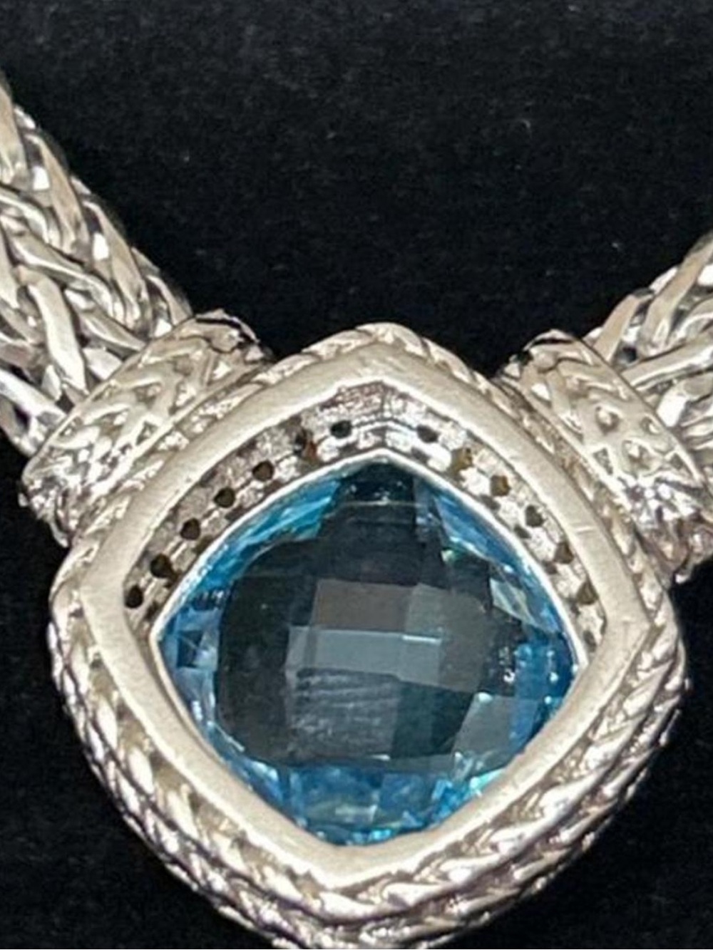 Cushion Cut Blue Topaz
Pendant
Necklace in Sterling Silver - Picture 3 of 6
